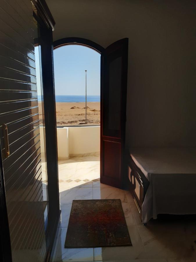 German Dolphin Appartement El Qoseir Buitenkant foto